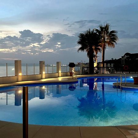 Beachfront Penthouse Apartment With Large Terrace And Breathtaking Sea Views Close To Marbella Spain Sitio de Calahonda Bagian luar foto