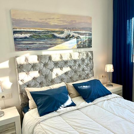 Beachfront Penthouse Apartment With Large Terrace And Breathtaking Sea Views Close To Marbella Spain Sitio de Calahonda Bagian luar foto