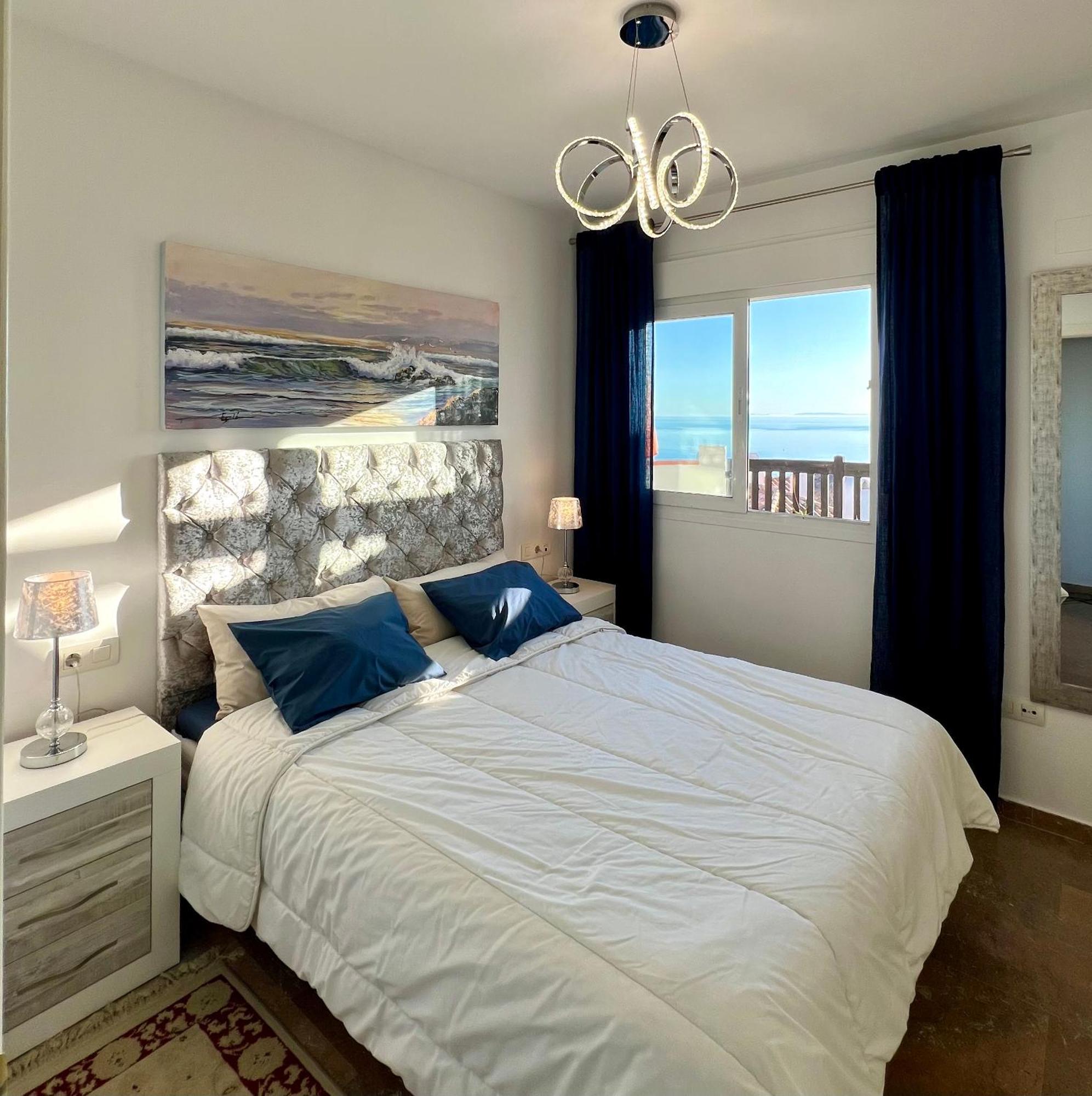 Beachfront Penthouse Apartment With Large Terrace And Breathtaking Sea Views Close To Marbella Spain Sitio de Calahonda Bagian luar foto