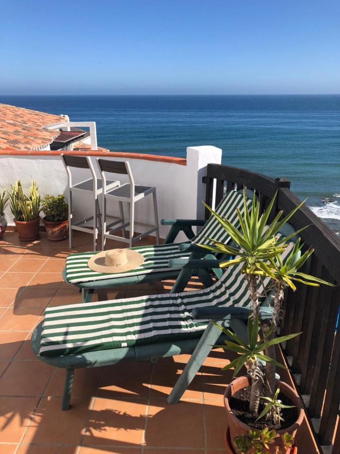 Beachfront Penthouse Apartment With Large Terrace And Breathtaking Sea Views Close To Marbella Spain Sitio de Calahonda Bagian luar foto